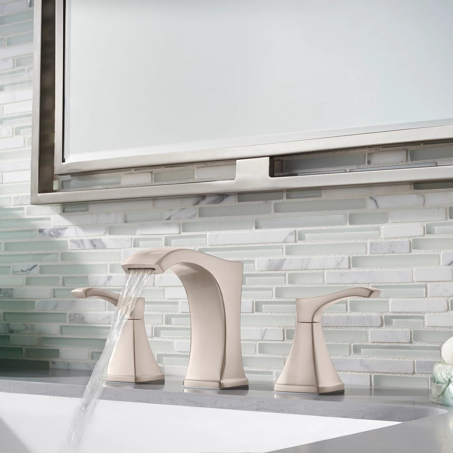 Venturi 8" Widespread Bath Faucet in Brushed Nickel