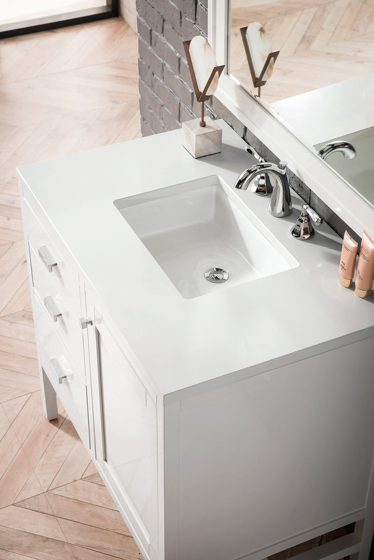 Addison 36" Single Vanity, Glossy White w/ 3 CM White Zeus Silestone Top, view 3