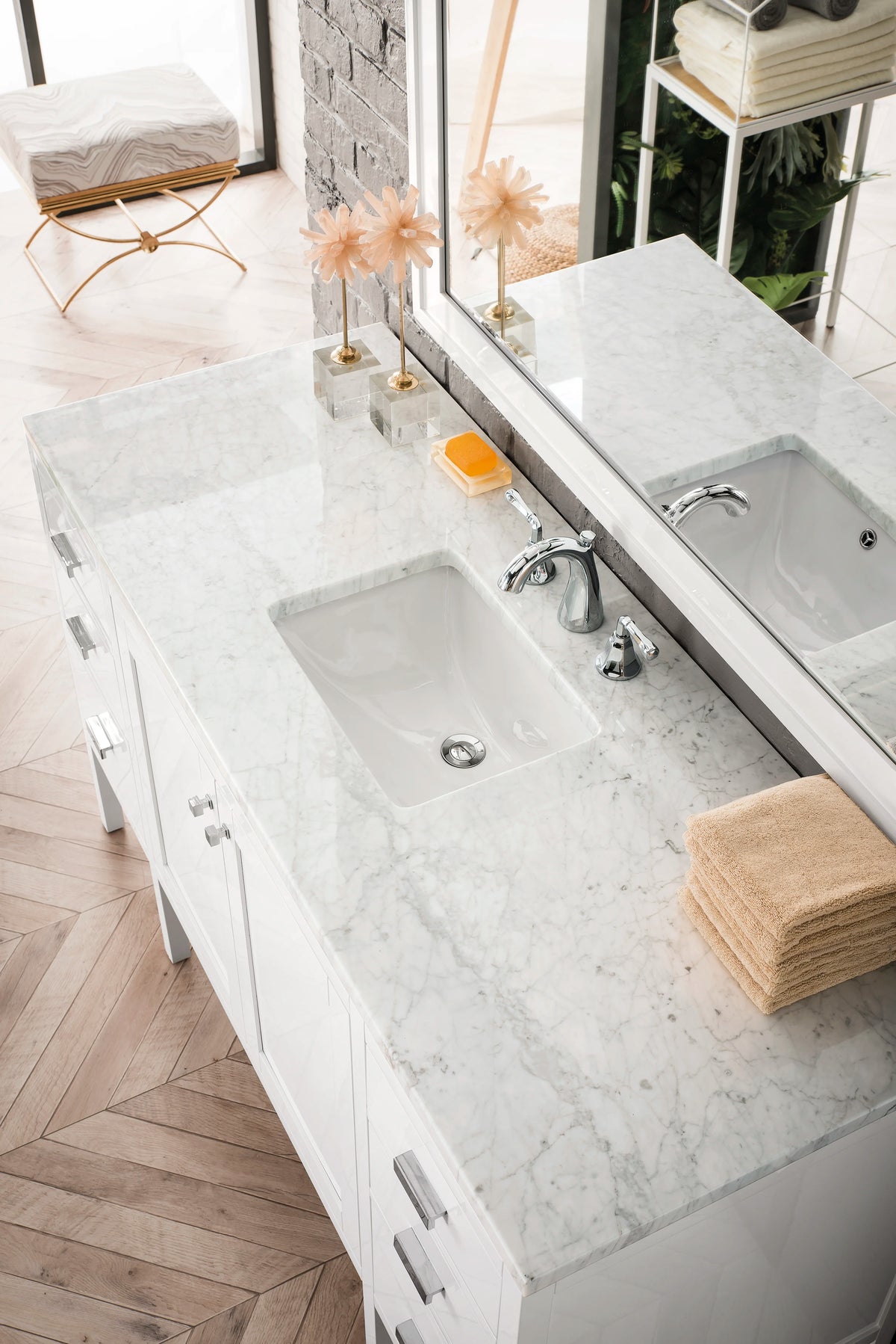 Addison 60" Single Vanity, Glossy White w/ 3 CM Eternal Jasmine Pearl Silestone Top, view 3