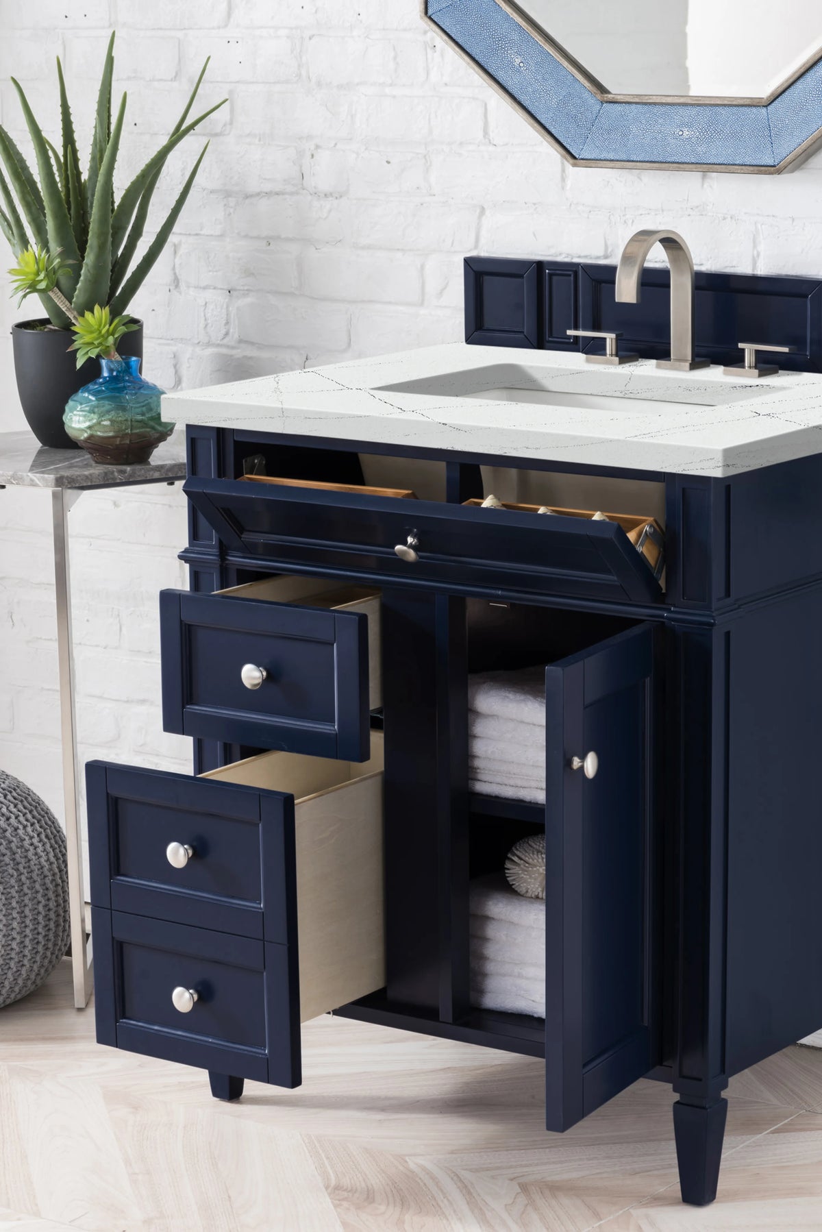 Brittany 30" Single Vanity, Victory Blue w/ 3 CM Ethereal Noctis Silestone Top, view 4