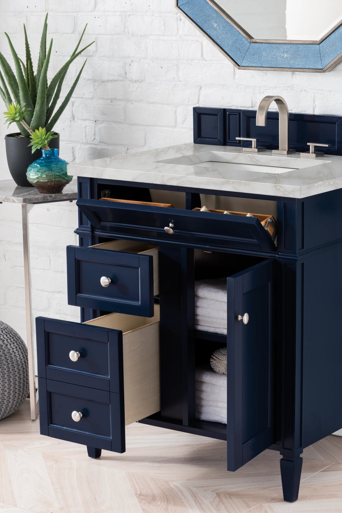 Brittany 30" Single Vanity, Victory Bleu w/ 3 CM Victorian Silver Silestone Top, view 4
