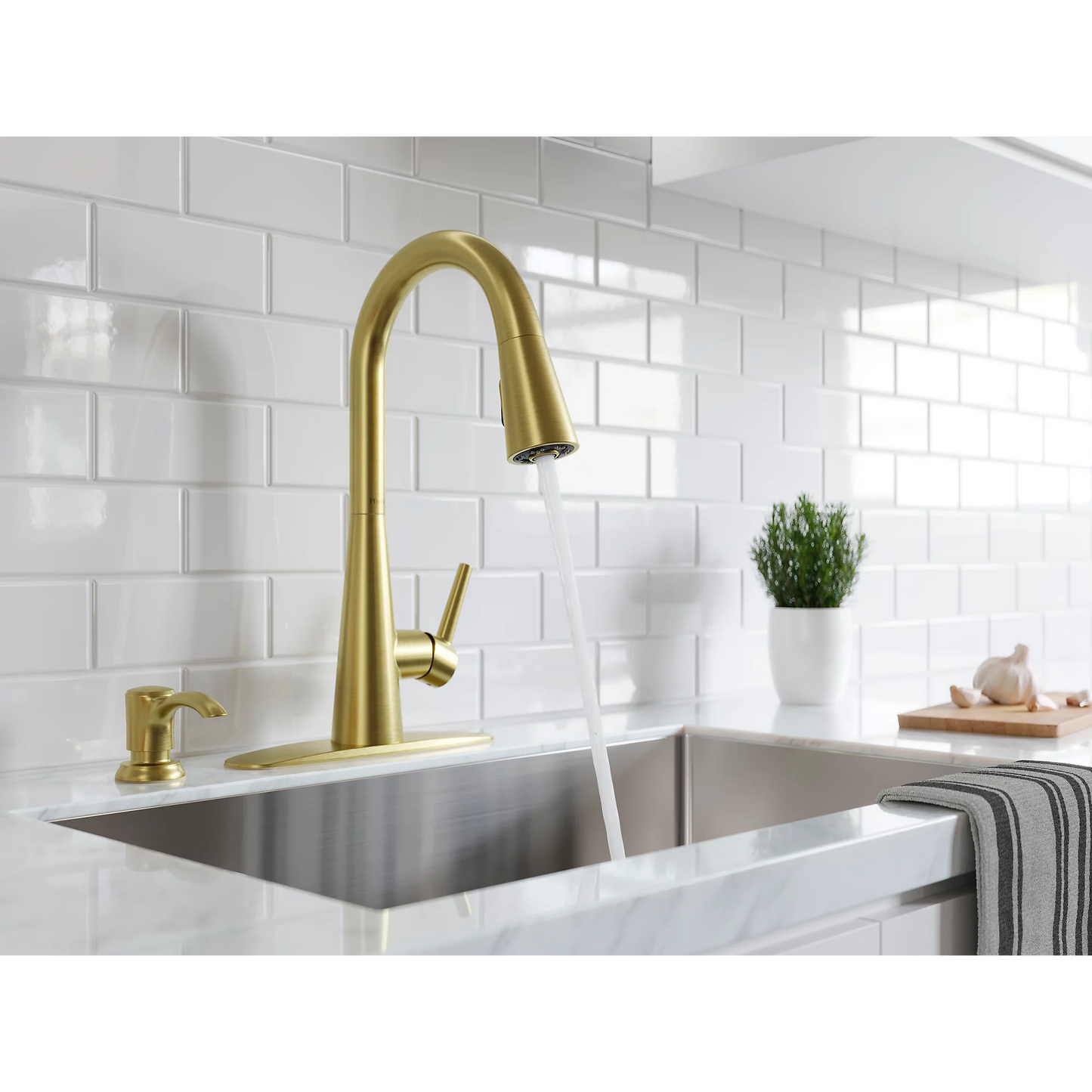 Barulli 1-Handle Pull-Down Kitchen Faucet