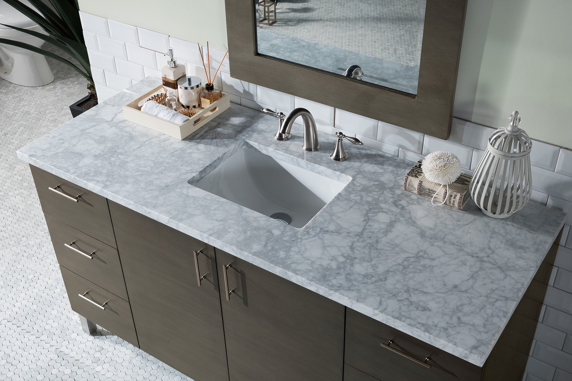 Metropolitan 60" Silver Oak Single Vanity w/ 3 CM Carrara Marble Top James Martin Vanities